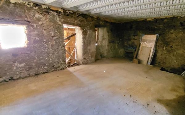 Maison à vendre    3 pièces • 92 m2 Dompnac