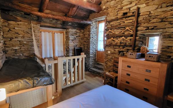 Maison à vendre    3 pièces • 92 m2 Dompnac