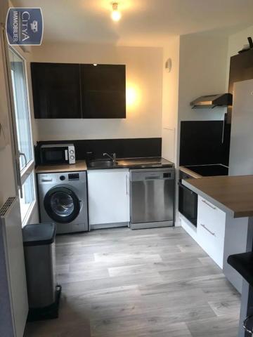 Appartement à louer 2 pièces 43.57m² Brie-Comte-Robert (77170)