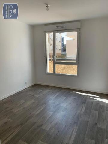 Appartement à louer 2 pièces 43.57m² Brie-Comte-Robert (77170)