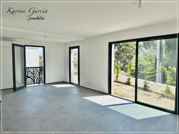 APPARTEMENT SIX FOURS LES PLAGES 3 pièce(s) 68.20 m2- TERRAIN 54 M² - GARAGE SOUS SOL