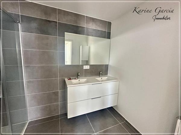 APPARTEMENT SIX FOURS LES PLAGES 3 pièce(s) 68.20 m2- TERRAIN 54 M² - GARAGE SOUS SOL