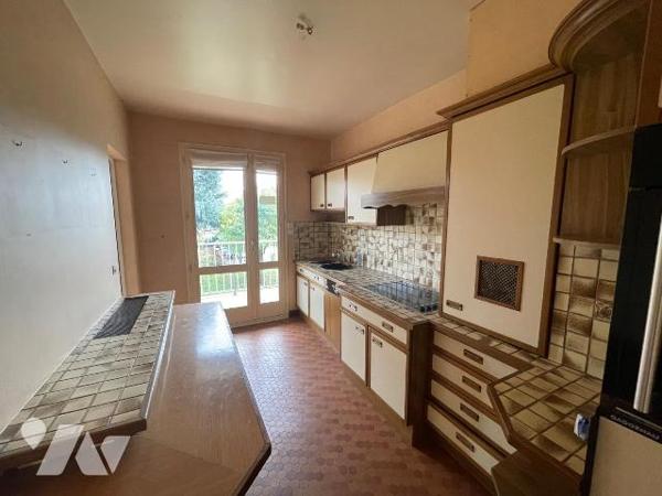 Orléans , Quartier jardins des Plantes, venez visiter cet appartement en bon état composé d'un ...