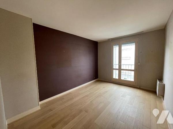 Orléans , Quartier jardins des Plantes, venez visiter cet appartement en bon état composé d'un ...