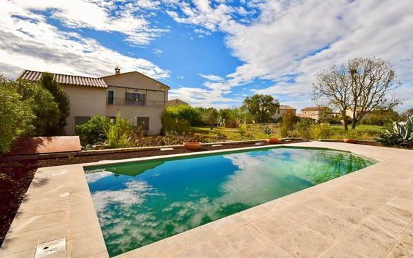 Maison à vendre    5 pièces •  Garrigues-Sainte-Eulalie