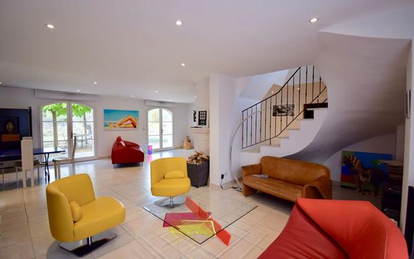 Maison à vendre    5 pièces •  Garrigues-Sainte-Eulalie