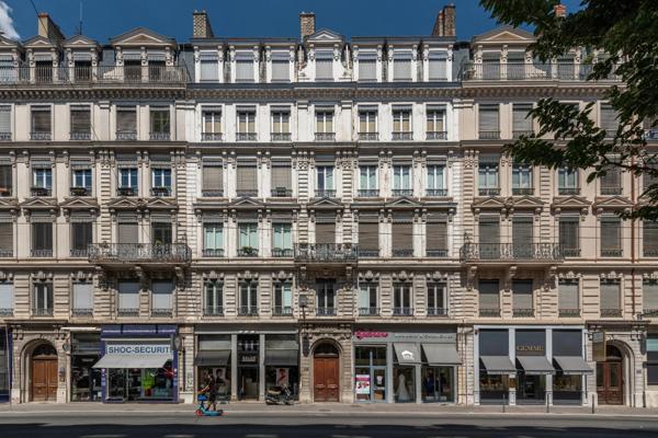 LYON 6 – Lafayette / Molière – Dernier étage au calme sur cour – 1 chambre – Immeuble bourgeois avec ascenseur