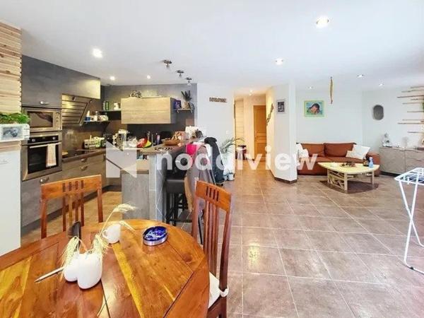 Immeuble de rapport - 10 appartements - 600 m² hab. / env. 1000 m² - Parking