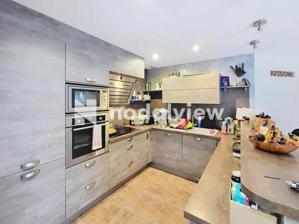 Immeuble de rapport - 10 appartements - 600 m² hab. / env. 1000 m² - Parking