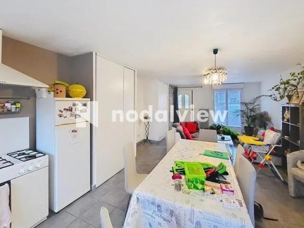 Immeuble de rapport - 10 appartements - 600 m² hab. / env. 1000 m² - Parking