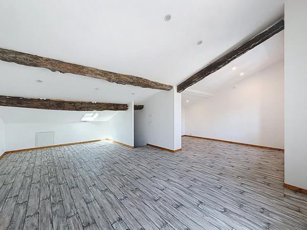 Maison de ville 5 pièces à louer à Moncrabeau - 142 m²