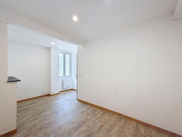 Maison de ville 5 pièces à louer à Moncrabeau - 142 m²
