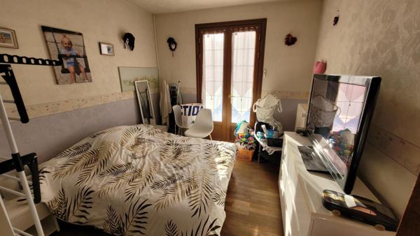 Maison de plein pied 118 m2 sur sous sol avec un terrain de 1900 m2