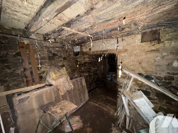 A SAINT GERVAIS DU PERRON - Maison à rénover (64m²)