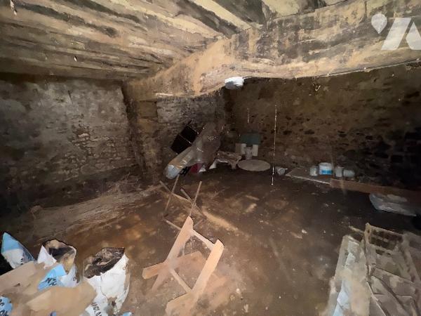 A SAINT GERVAIS DU PERRON - Maison à rénover (64m²)