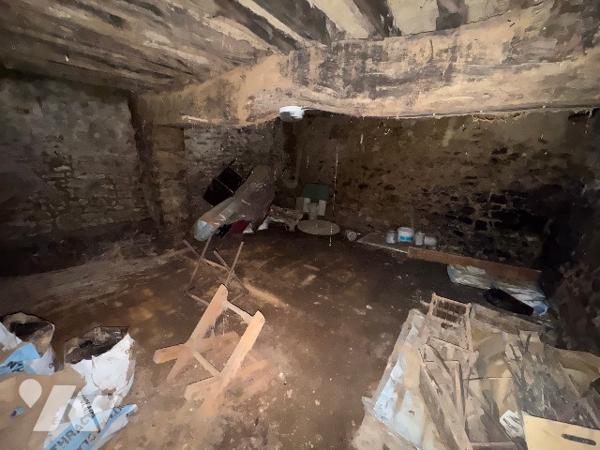 A SAINT GERVAIS DU PERRON - Maison à rénover (64m²)