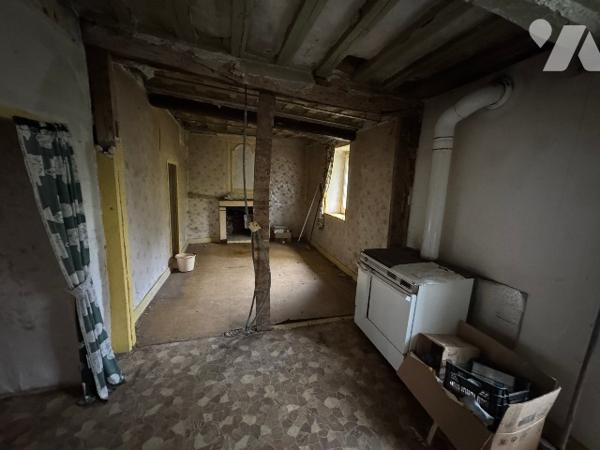 A SAINT GERVAIS DU PERRON - Maison à rénover (64m²)