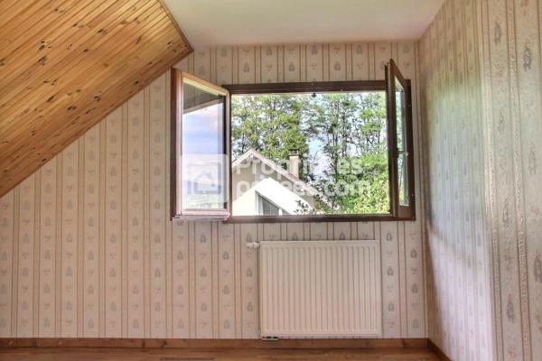 74150 -Maison individuelle -5 chambres grande pièce à vivre ,terrain clos