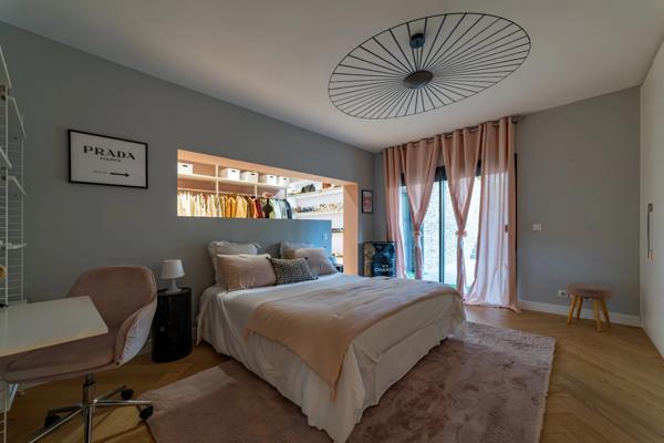 Villa d’Architecte au cœur d’une pinède — Domaine sécurisé au Nord de Montpellier