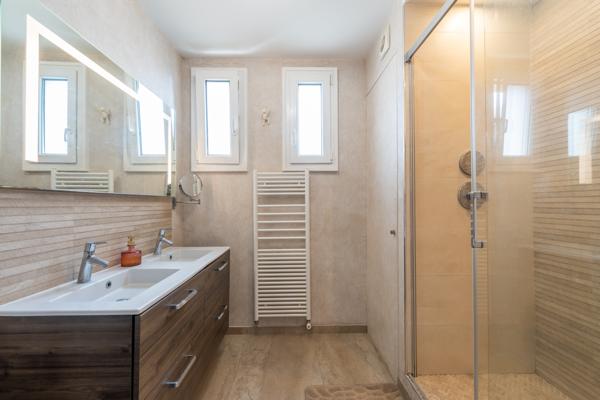 Appartement
         4 pièces
        - 84 m² Exclusivité 478 000 € *