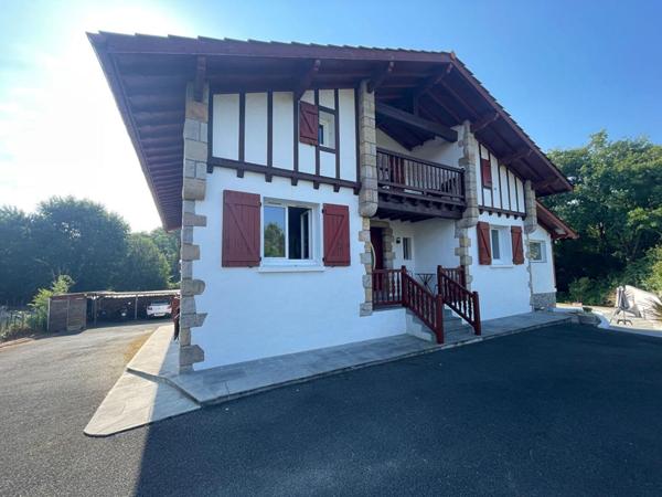 Saint-Jean-De-Luz, Maison familiale avec piscine