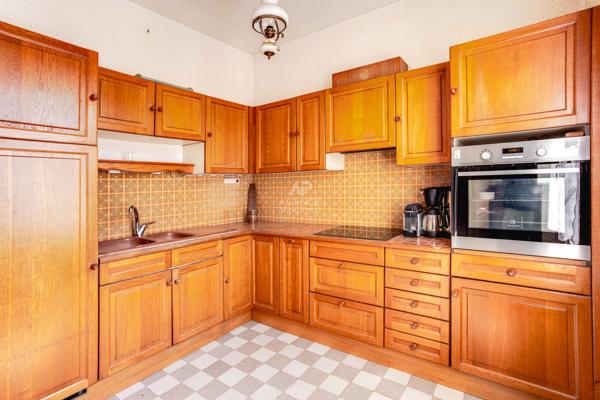 SVERES CENTRE - MAISON DE VILLE 490 000 € **  - Référence  687-S