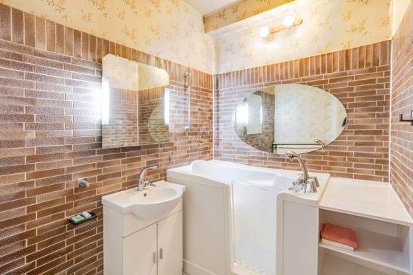 SVERES CENTRE - MAISON DE VILLE 490 000 € **  - Référence  687-S