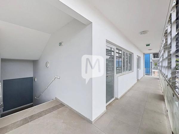 Dpt (Guyane) , à louer MATOURY local de 194 m² situé au 1er étage ou 2e étage