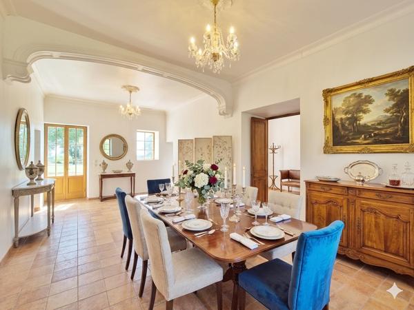 Château XVIIIe restauré en lisière de vignoble ? 3 habitations indépendantes, dépendances et parc paysager Beziers