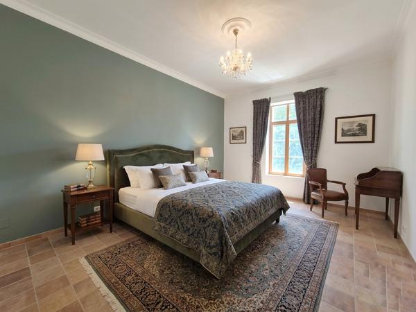 Château XVIIIe restauré en lisière de vignoble ? 3 habitations indépendantes, dépendances et parc paysager Beziers