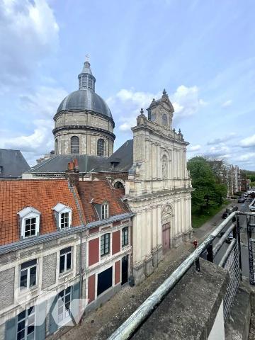 A VENDRE UN T1 bis de 30 m2 avec 2 terrasses Vieux-Lille / Pont neuf