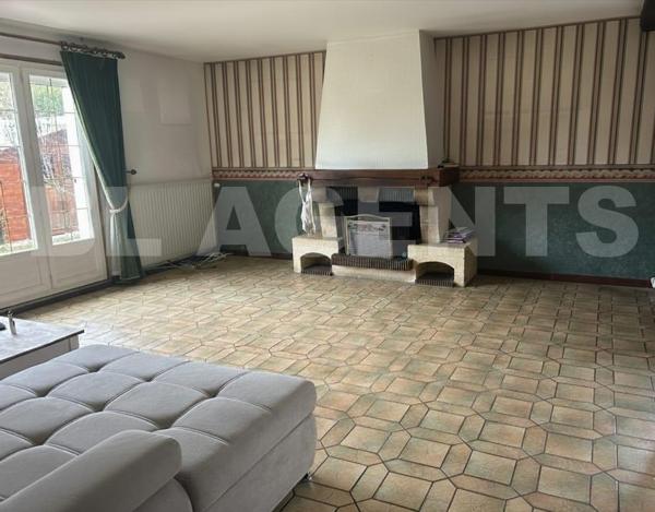 PRODUIT RARE ; plain pied de 5 pièces  sur 662m2 de terrain 