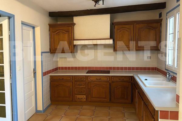 PRODUIT RARE ; plain pied de 5 pièces  sur 662m2 de terrain 