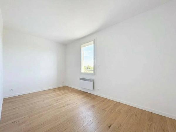 T4 -  3 chambres - 83m2 - Balcon  - Garage double