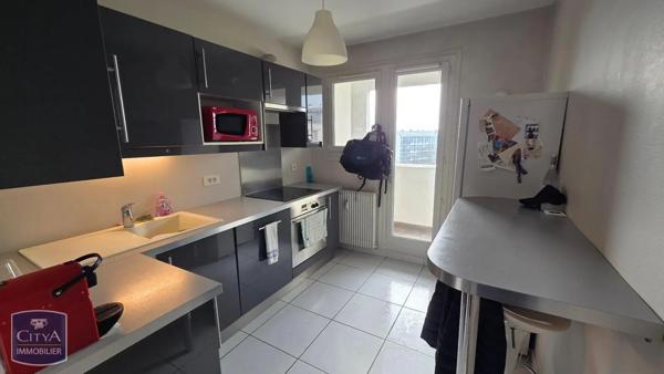 Appartement à louer 2 pièces 56.76m²