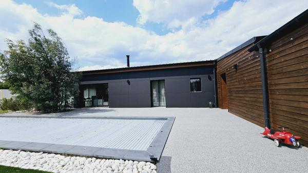 MAISON DE PLAIN PIED DE 160M² 5 PIECES PISCINE GARAGE