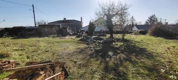 Maison à vendre 2 pièces avec le grenier aménageable LOUIN (79)