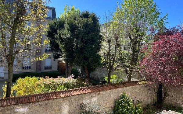 Appartement à vendre    6 pièces • 184,15 m2 Saint-Mandé