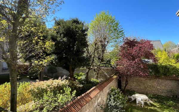 Appartement à vendre    6 pièces • 184,15 m2 Saint-Mandé