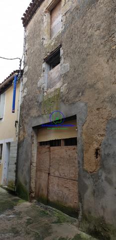 A VENDRE : Maison de ville à rénover entièrement