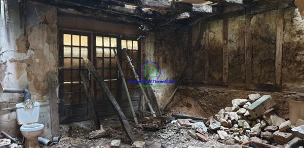 A VENDRE : Maison de ville à rénover entièrement