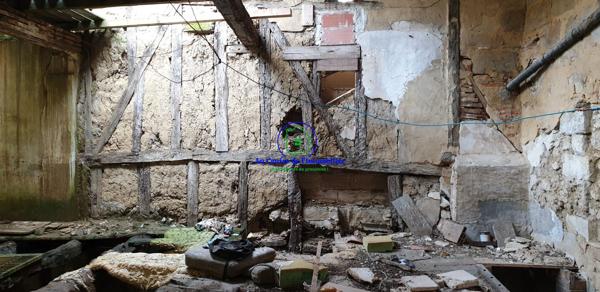 A VENDRE : Maison de ville à rénover entièrement