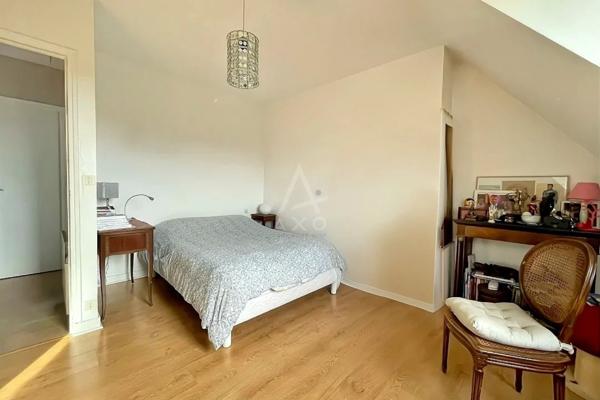 Maison individuelle -188 m2 surface au sol et terrain de 900 m², avec 5 chambres, salon et terrasse Sud, sans vis-à-vis en impasse au calme, prroche centre ville à Cesson Sévigné