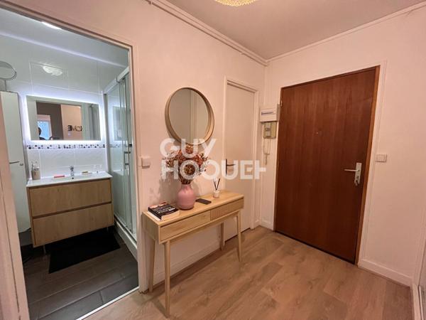 Appartement 3 pièce(s) 62m2 entièrement rénové CONTACTER M ALEXANDRE AU 06 45 15 24 62