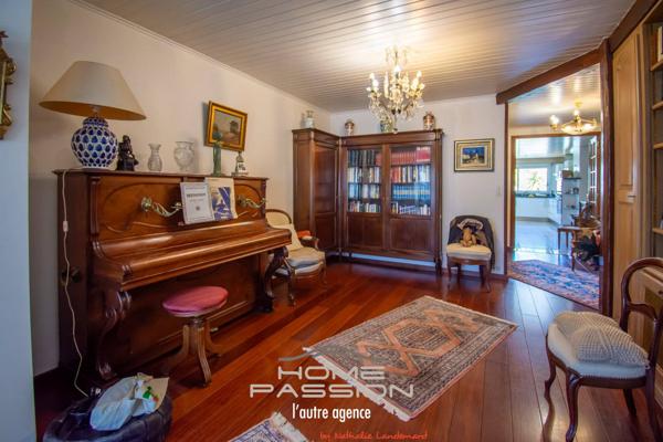 ROYAN - VÉRITABLE MAISON DE VILLE AVEC PISCINE AU CUR DU QUARTIER DE FONCILLON