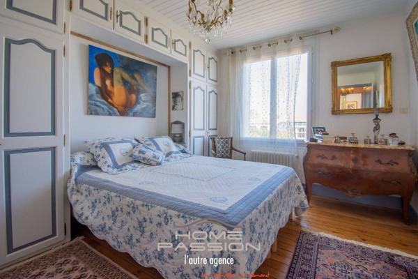 ROYAN - VÉRITABLE MAISON DE VILLE AVEC PISCINE AU CUR DU QUARTIER DE FONCILLON