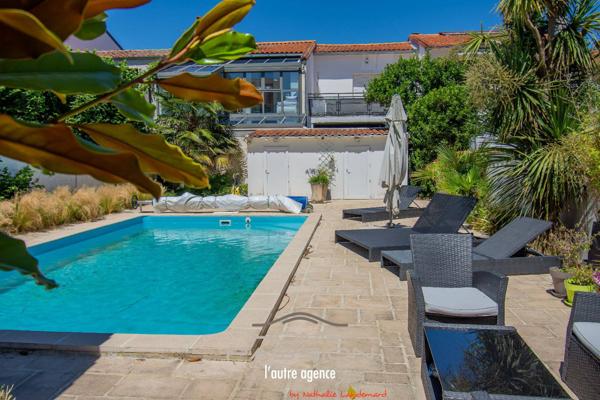 ROYAN - VÉRITABLE MAISON DE VILLE AVEC PISCINE AU CUR DU QUARTIER DE FONCILLON