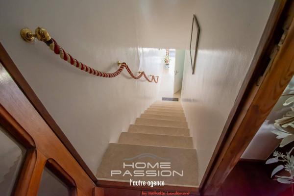 ROYAN - VÉRITABLE MAISON DE VILLE AVEC PISCINE AU CUR DU QUARTIER DE FONCILLON