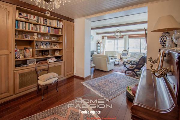 ROYAN - VÉRITABLE MAISON DE VILLE AVEC PISCINE AU CUR DU QUARTIER DE FONCILLON