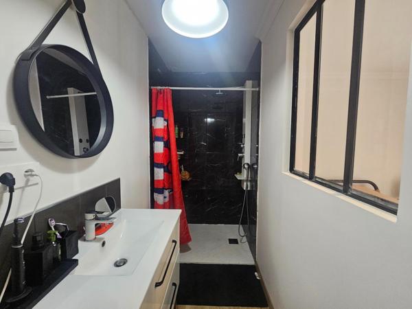 Villa 5 pièces avec jardin, piscine et garages – Quartier calme en fond d’impasse